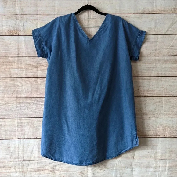 Neiman Marcus Size Small Chambray Tencel Double V-Neck Ruffle Sleeve Tunic Top - Picture 9 of 10